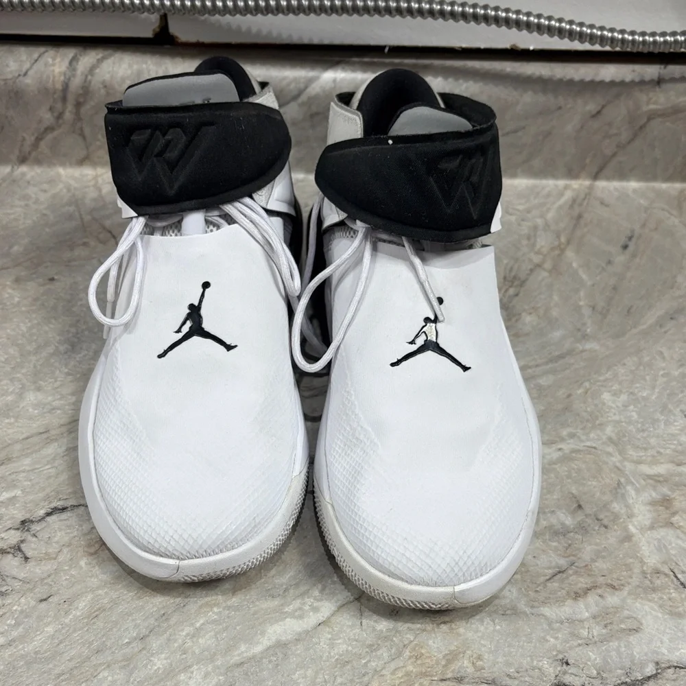 RARE 2017 Nike Air Jordan's WHY NOT ZERO WHITE/BLACK Russel Westbrook size 12